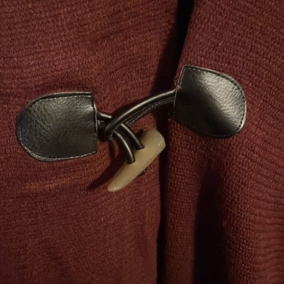 Lane Bryant Maroon Grey toggle poncho cape wrap ruana - Picture 2 of 6